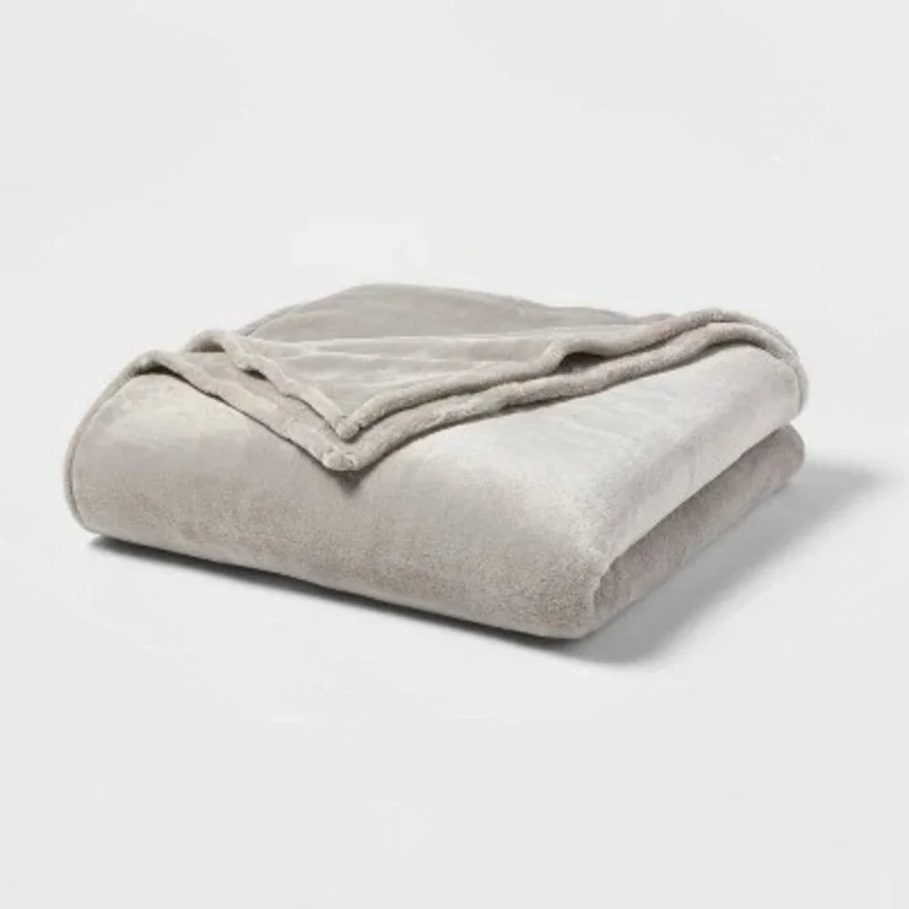 Microplush Bed Blanket - Threshold - Berry, Full/Queen, Solid